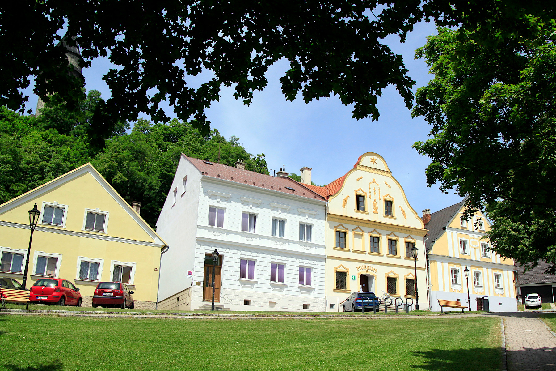 MUZEUM ZDEKA BURIANA VE TRAMBERKU