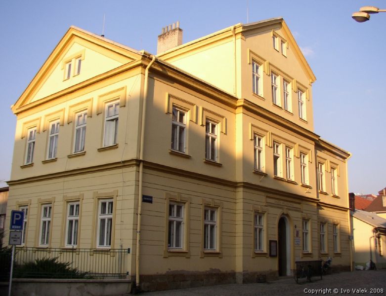 Zkladn umleck kola